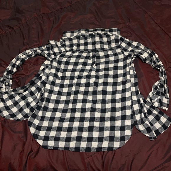 Black and White Plaid Button-up Shirt - Picture 4 of 4